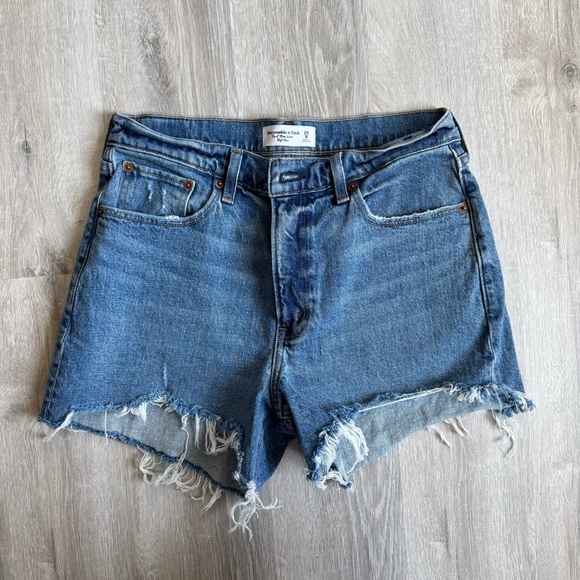 Abercrombie & Fitch Pants - 4” mom short high rise